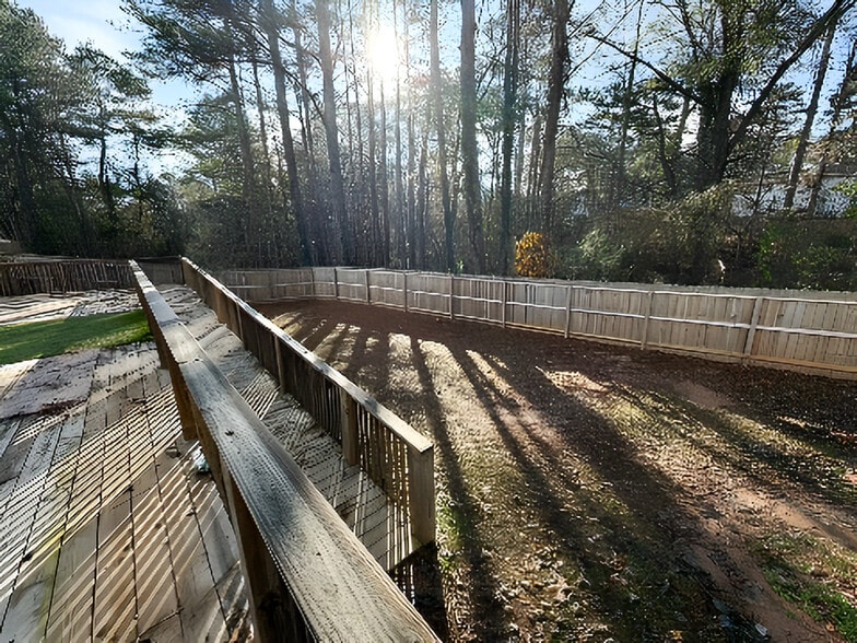 More Photos Of 748 Veterans Pky, Jonesboro Light Distribution For Lease