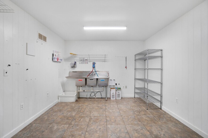 More Photos Of 403 Charles Cook Plz, New Haven Office For Sale