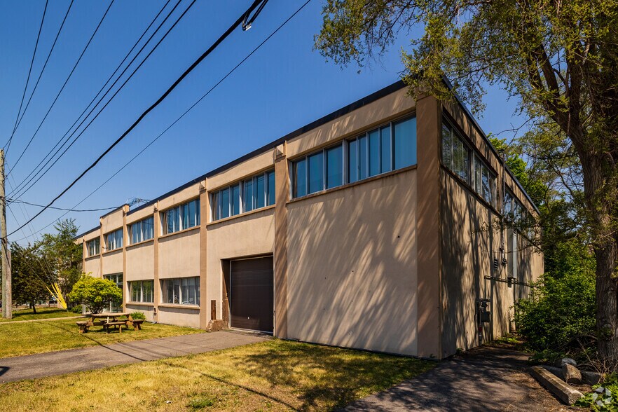 Primary Photo Of 125 Rue Gagnon, Montréal Manufacturing For Lease