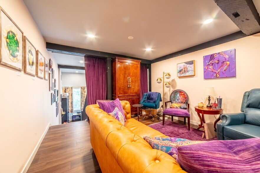 More Photos Of 1607 Dexter Ave N, Seattle Office For Lease