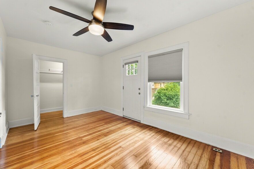 More Photos Of 1516 Cook St, Denver Light Distribution For Sale