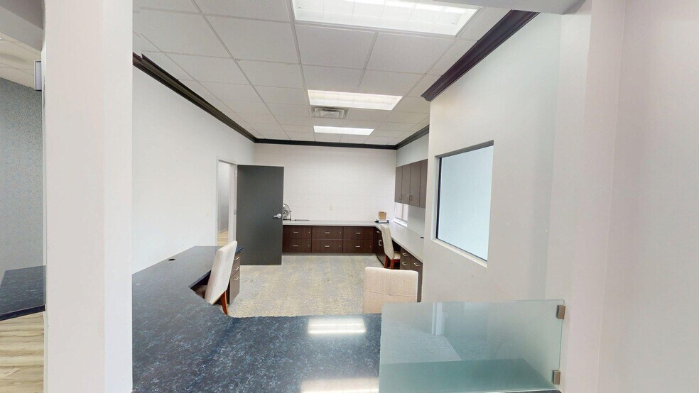 More Photos Of 1192 E Pershing Rd, Decatur Medical For Lease