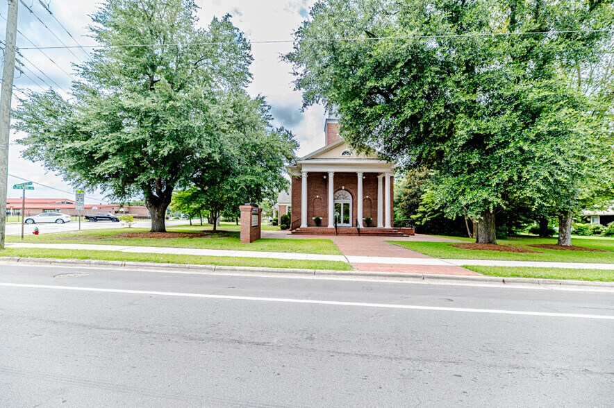 More Photos Of 211 Main st, Broadway Religious Facility For Sale