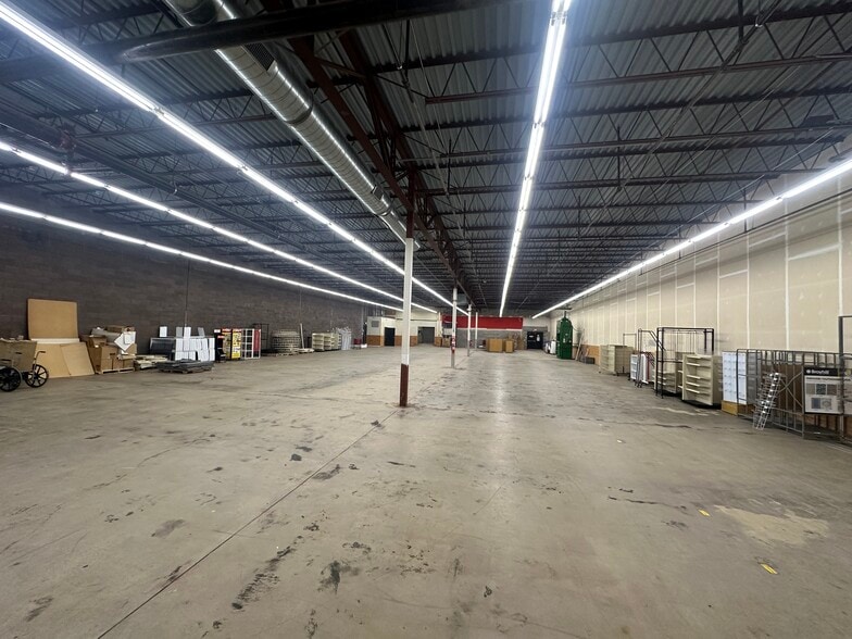 More Photos Of 102 Utica St, Hamilton Storefront For Sale