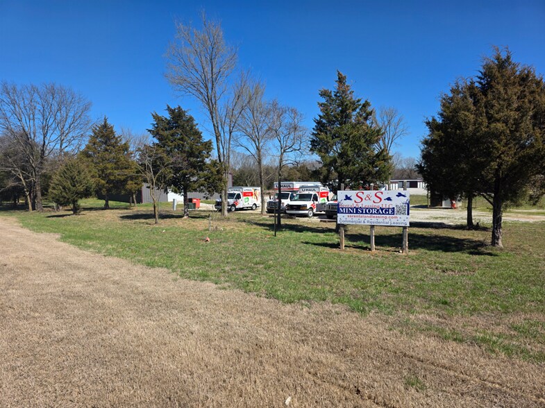 More Photos Of 9110 FR 2140, Cassville Self Storage For Sale