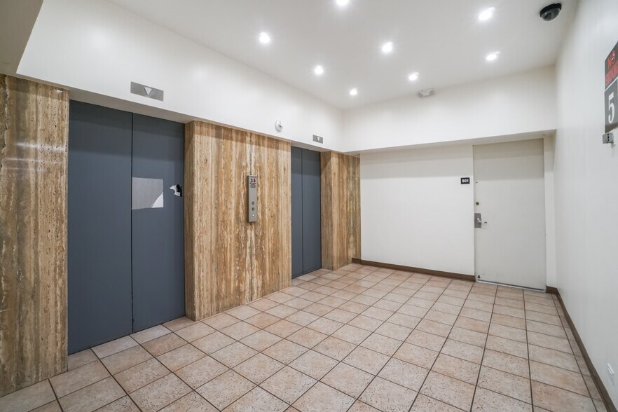 More Photos Of 1818 S Western Ave, Los Angeles Office For Lease