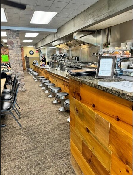 More Photos Of 919 N Orange St, Wilmington Storefront Retail Residential For Sale