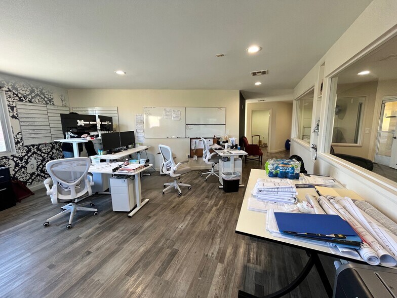 More Photos Of 23601 Avalon Blvd, Carson Storefront Retail Office For Lease