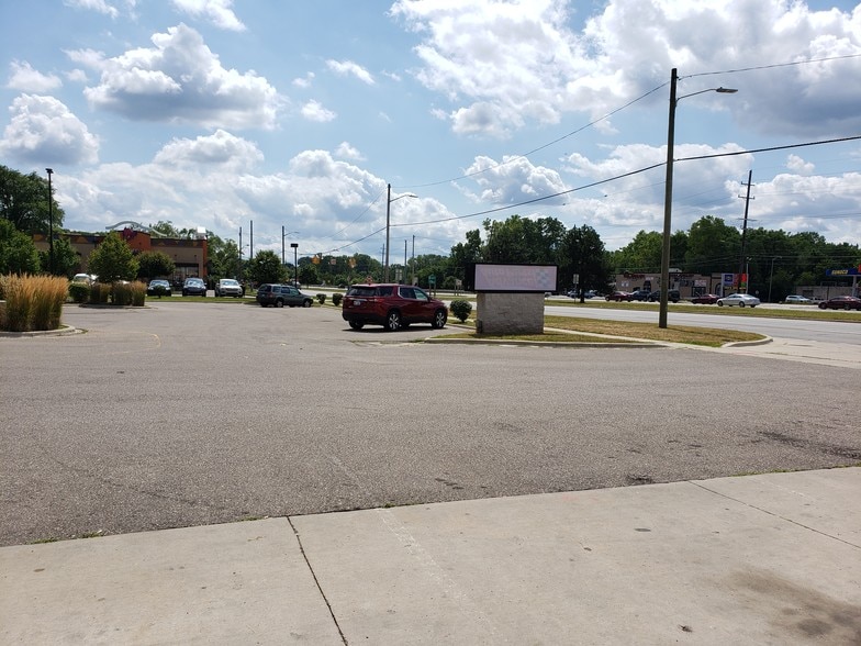 More Photos Of 8120 N Telegraph Rd, Dearborn Heights Storefront Retail Office For Lease