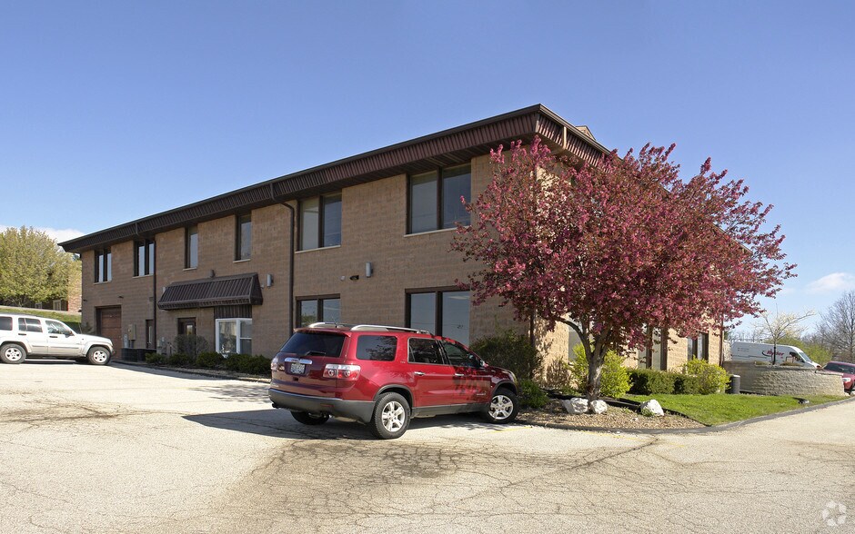 More Photos Of 1811 Sherman Dr, Saint Charles Medical For Lease