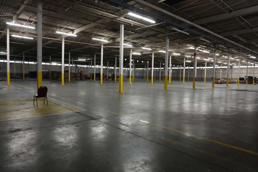 More Photos Of 2301 Virginia Ave, Culloden Warehouse For Lease