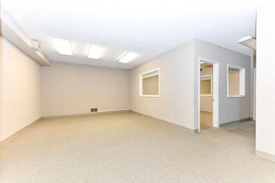 More Photos Of 1834 Banking St, Greensboro Office For Lease