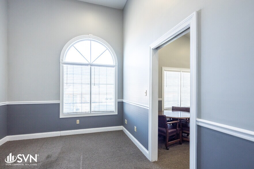 More Photos Of 328 Highland Park Dr, Richmond Office For Lease