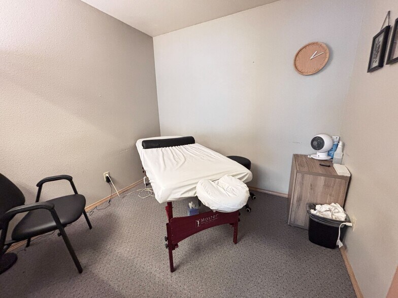 More Photos Of 4350-4356 Commercial St SE, Salem Office For Lease