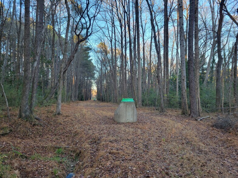 More Photos Of 1110 Hawkins Ave, Sanford Light Manufacturing For Sale