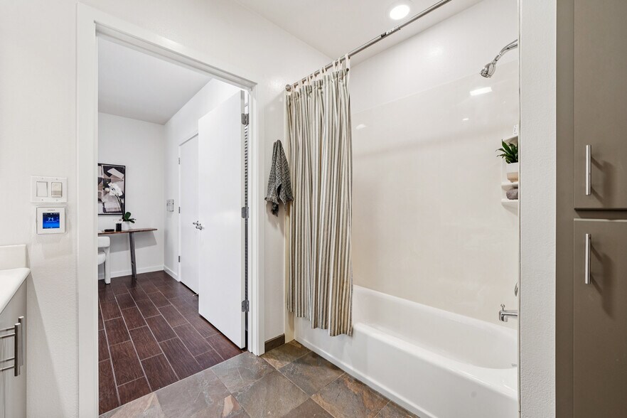 More Photos Of 288 3rd St, Oakland Apartments For Sale