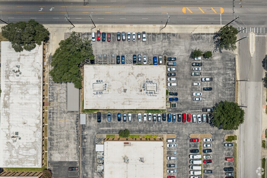 More Photos Of 5805 Callaghan Rd, San Antonio Office For Lease