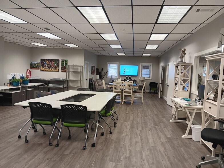 More Photos Of 853 3rd St, Hot Springs Office For Lease