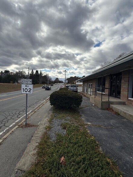 More Photos Of 1435 Victory Hwy, North Smithfield Freestanding For Lease