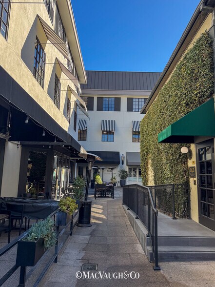 More Photos Of 140-146 S Lake Ave, Pasadena Office For Lease