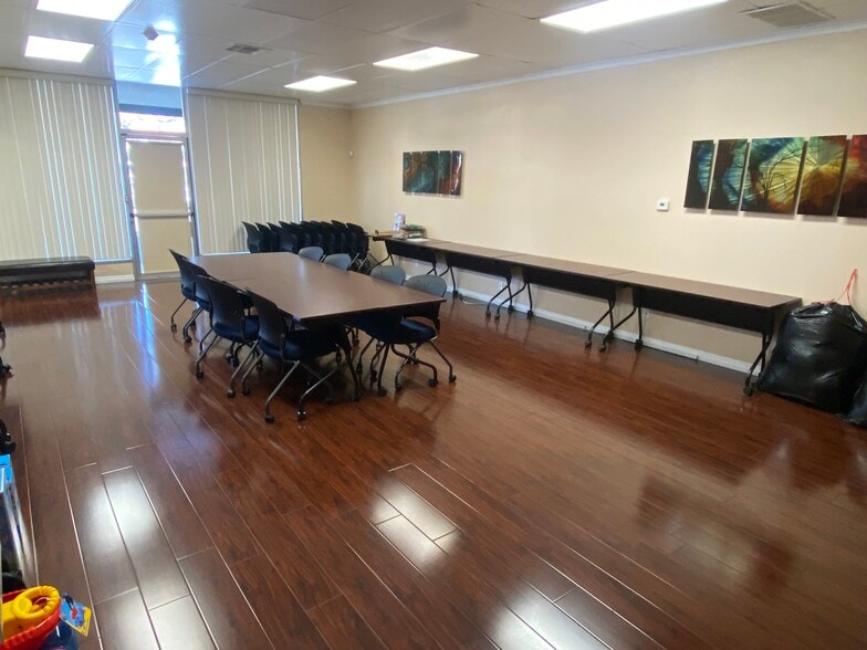 More Photos Of 620-648 S Barranca Ave, Covina Office For Lease