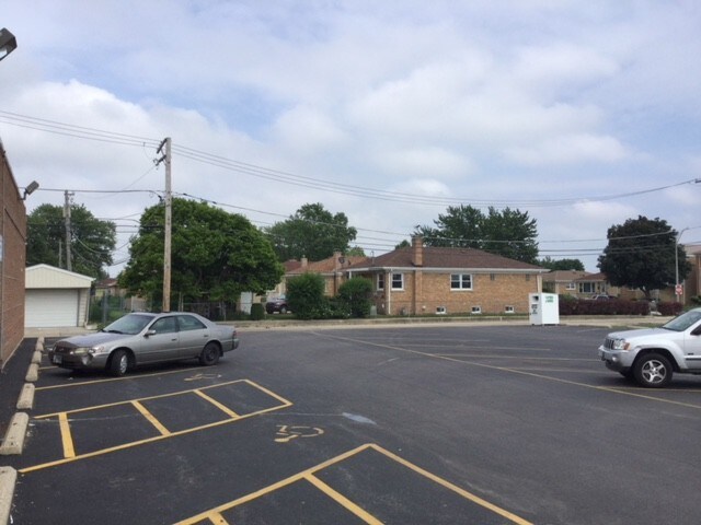 More Photos Of 4453-4455 N Harlem Ave, Norridge Unknown For Lease