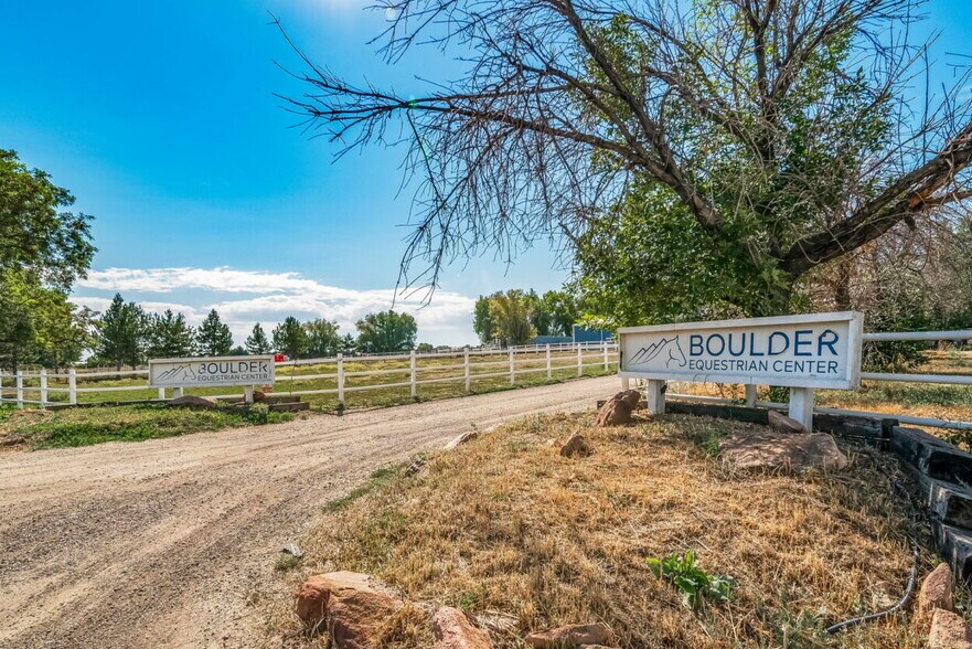 More Photos Of 8778 Arapahoe Rd, Boulder Horse Stables For Sale