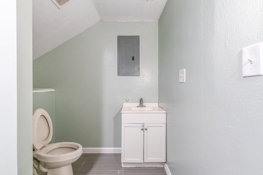 More Photos Of 229 Bishop, Livingston Apartments For Sale