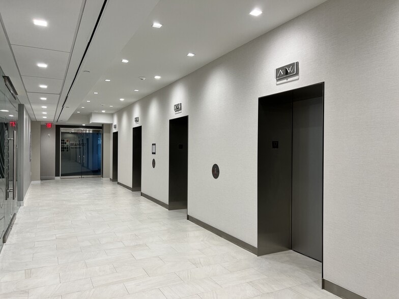 More Photos Of 1221 Brickell Ave, Miami Office For Lease