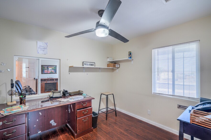 More Photos Of 211 W Atlantic Ave, Henderson Office For Sale