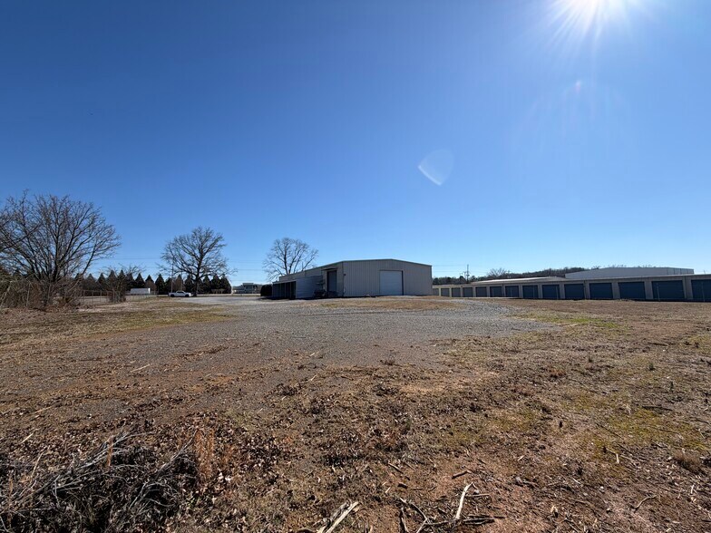 More Photos Of 1865 US 41 Hwy SW, Calhoun Industrial For Lease