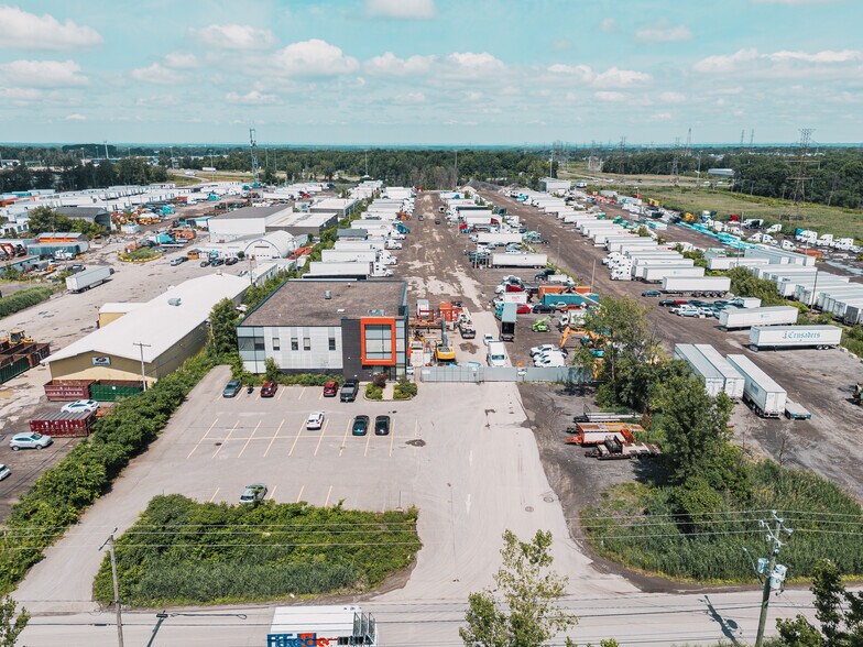 More Photos Of 5281 Boul Cléroux, Laval Warehouse For Sale