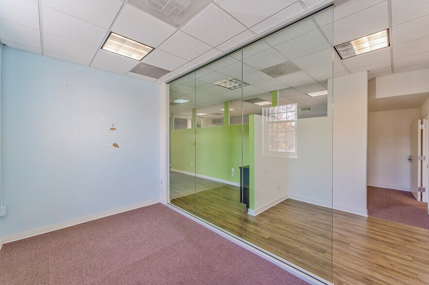 More Photos Of 728 S Washington St, Alexandria Office For Sale