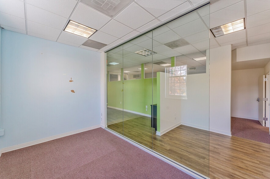 More Photos Of 728 S Washington St, Alexandria Office For Sale