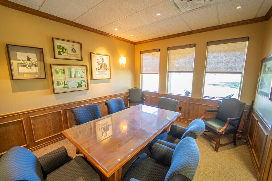 More Photos Of 5103 E Airline Rd, Victoria Office For Lease