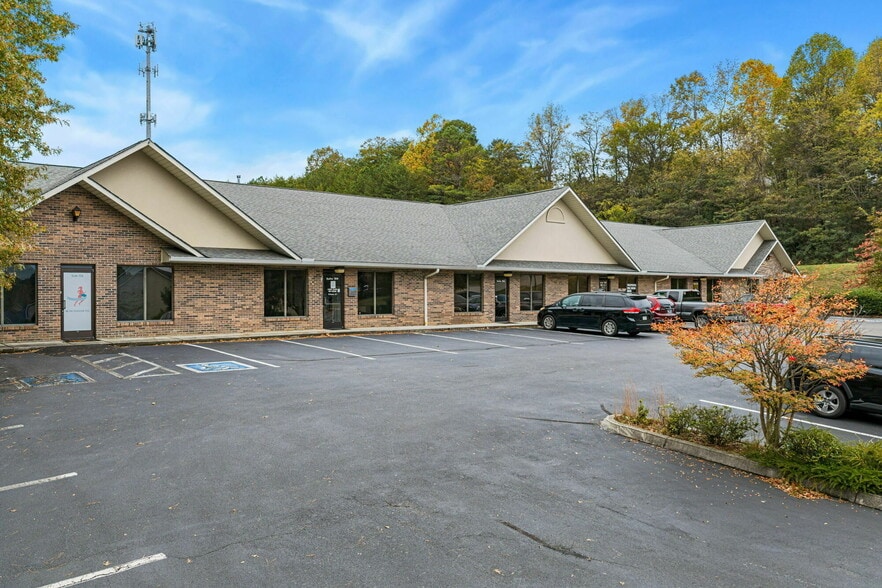 More Photos Of 9080 Barbee Ln, Knoxville Medical For Lease
