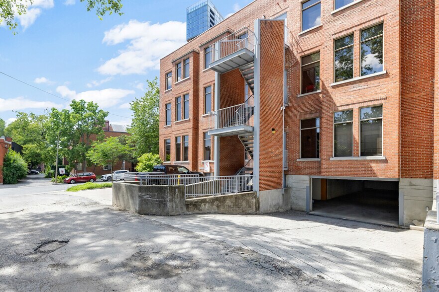 More Photos Of 2222 Boul René-Lévesque O, Montréal Medical For Lease