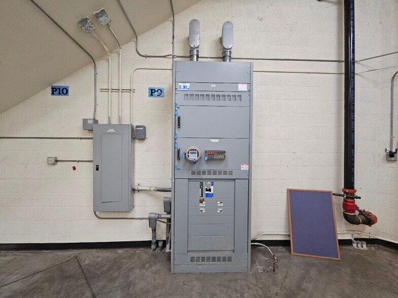 More Photos Of 2890 E Pico Blvd, Los Angeles Light Distribution For Lease