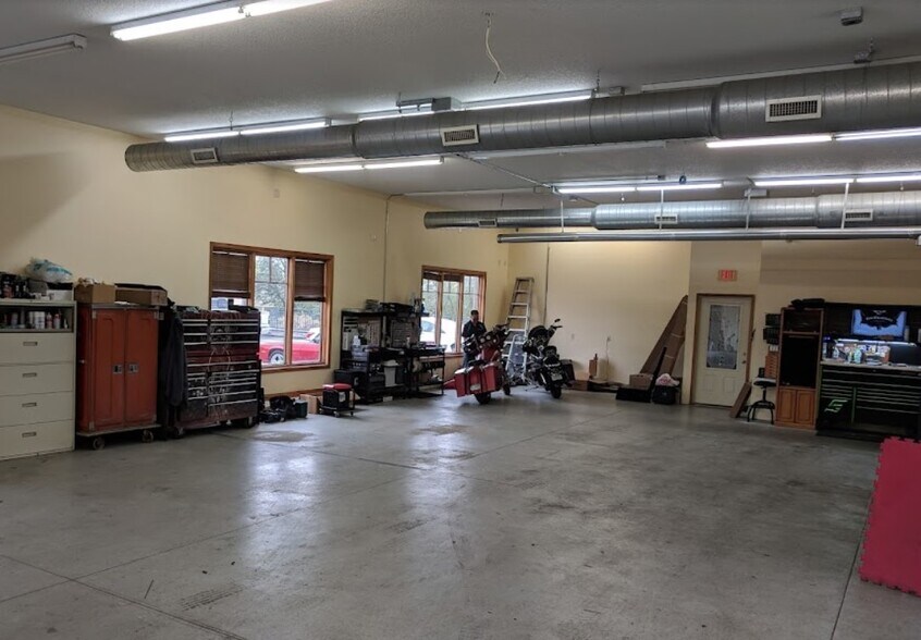 More Photos Of 3269 19th St NW, Rochester Coworking Space