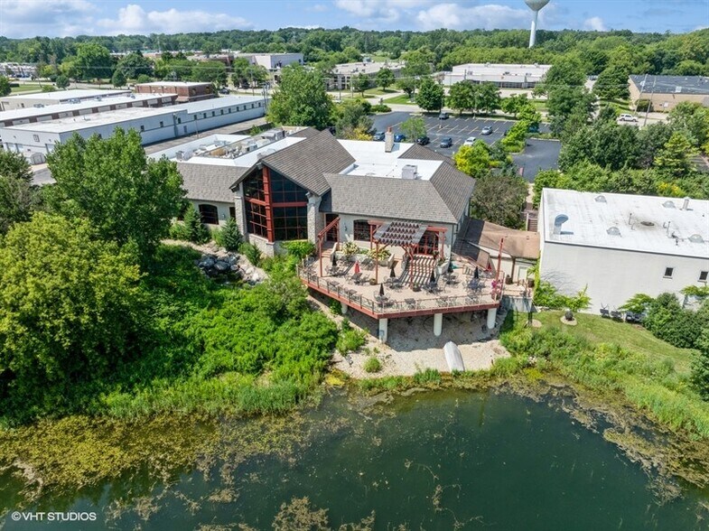 More Photos Of 22221 N Pepper Rd, Lake Barrington General Retail For Sale