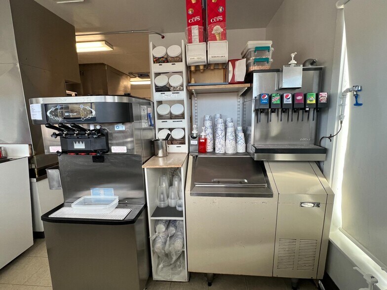 More Photos Of 112 McPherson St, Crawford Restaurant For Sale