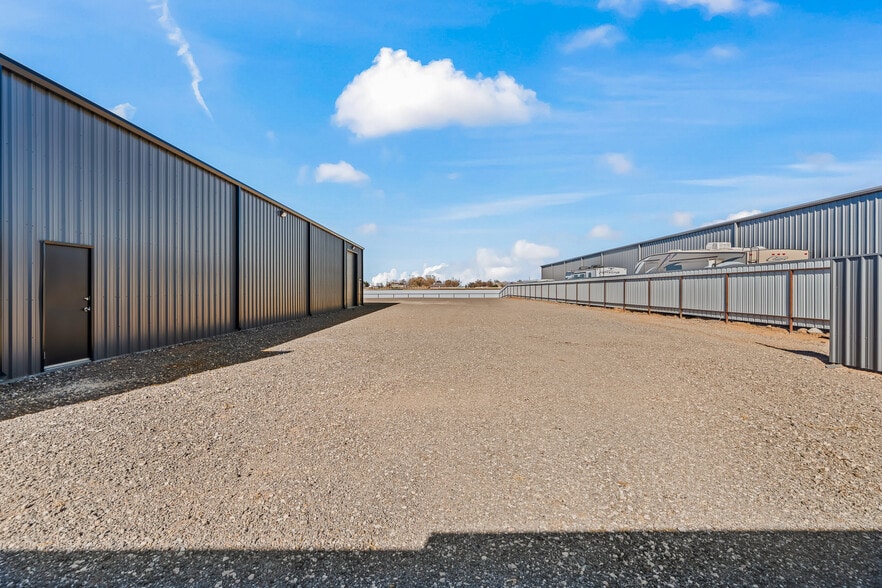 More Photos Of 8922 County Road 6820, Lubbock Warehouse For Lease