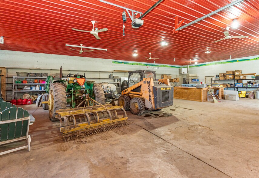 More Photos Of 7195 Singer Rd, Dayton Horse Stables For Sale