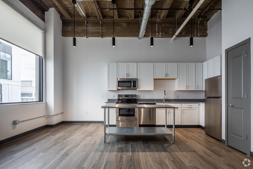 More Photos Of 366 E Broad St, Columbus Apartments For Lease