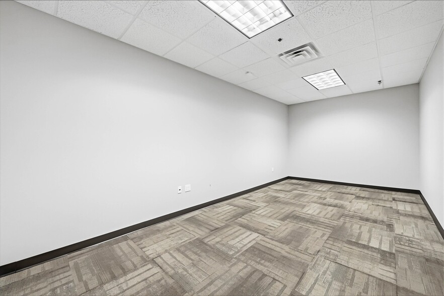 More Photos Of 601-611 N Barker Rd, Brookfield Office For Lease