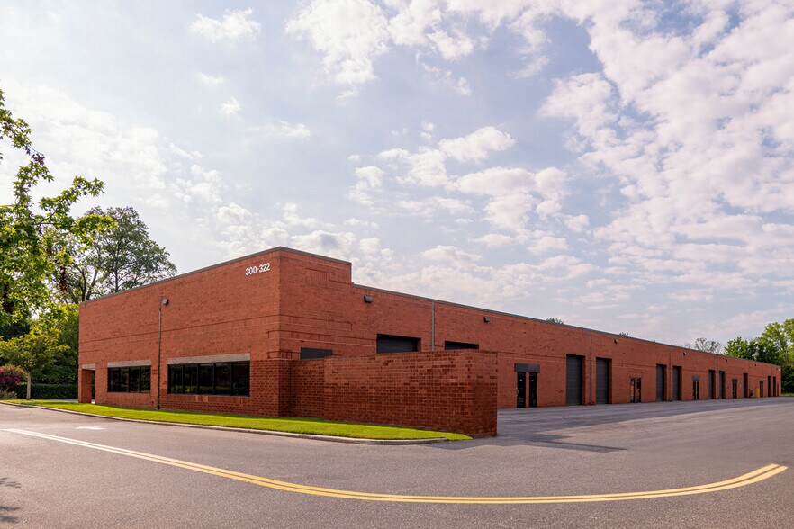 More Photos Of 100-166 Business Center Dr, Reisterstown Unknown For Lease