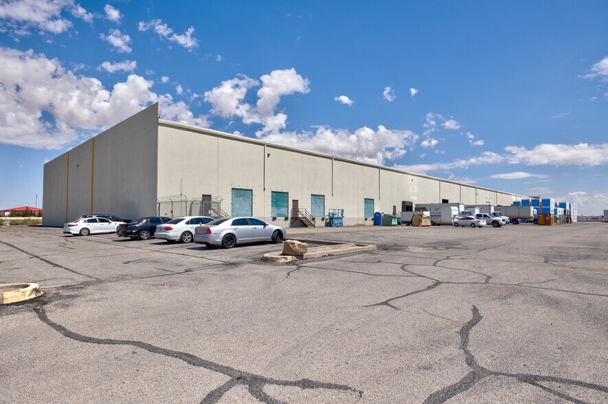 More Photos Of 50 Walter Jones Blvd, El Paso Warehouse For Lease
