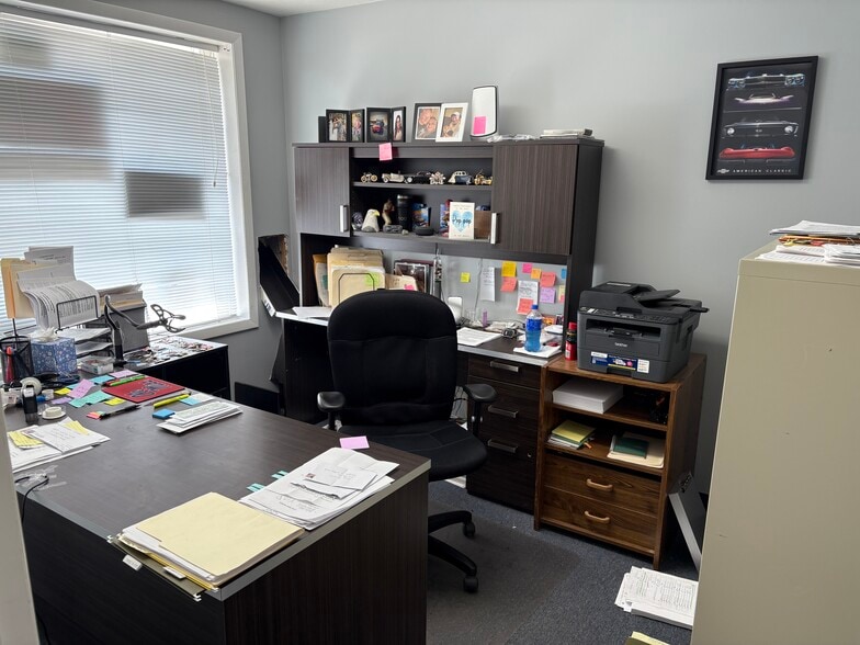 More Photos Of 308 S Court St, Marion Freestanding For Sale