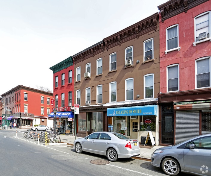 More Photos Of 289 Smith St, Brooklyn Storefront Retail Residential For Lease
