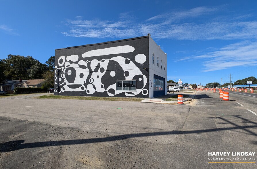 More Photos Of 9601 Warwick Blvd, Newport News Freestanding For Sale